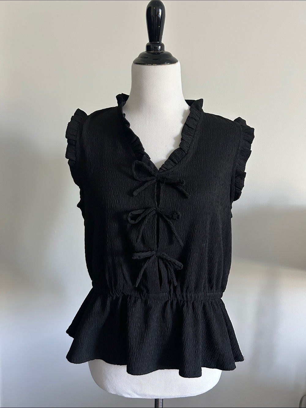 Modern works Black Ruffle Tie-Front Peplum Sleeveless Top
